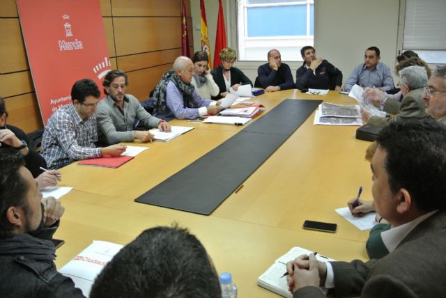 Colectivos vecinales conocen el progreso de las obras previas a la llegada soterrada de la Alta Velocidad - 1, Foto 1
