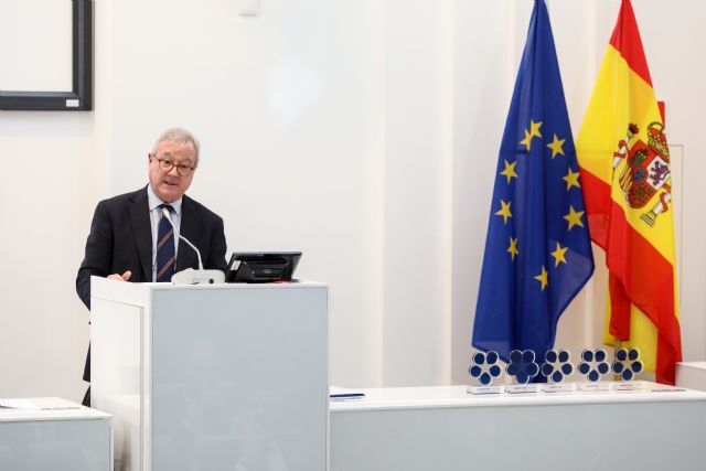 Valcárcel: Las noticias falsas son las armas que sirven a los tiranos modernos - 1, Foto 1