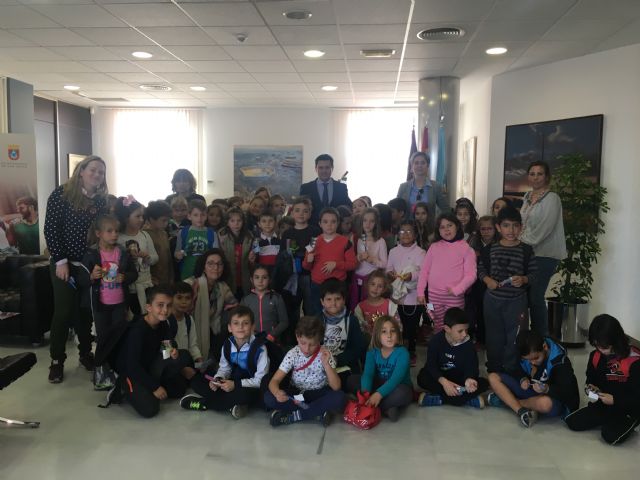 El Alcalde recibe en su despacho a los alumnos de 2° de Primaria del CEIP El Recuerdo - 3, Foto 3