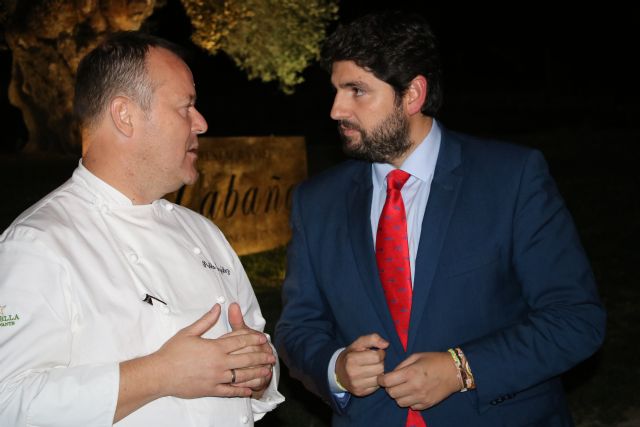 El presidente de la Comunidad visita el restaurante La Cabaña Buenavista, que ayer obtuvo su segunda estrella Michelin - 1, Foto 1
