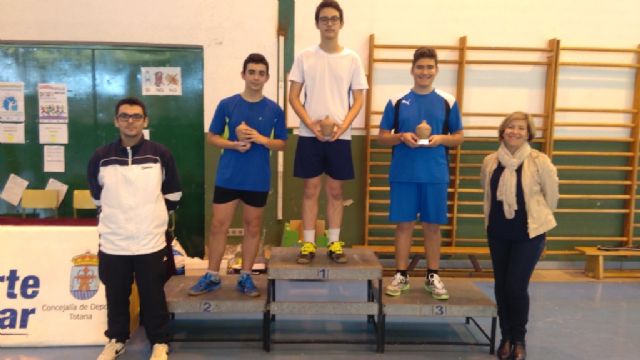 La Fase Local de Bádminton de Deporte Escolar cuenta con la participación de 64 escolares de los diferentes centros de enseñanza, Foto 8