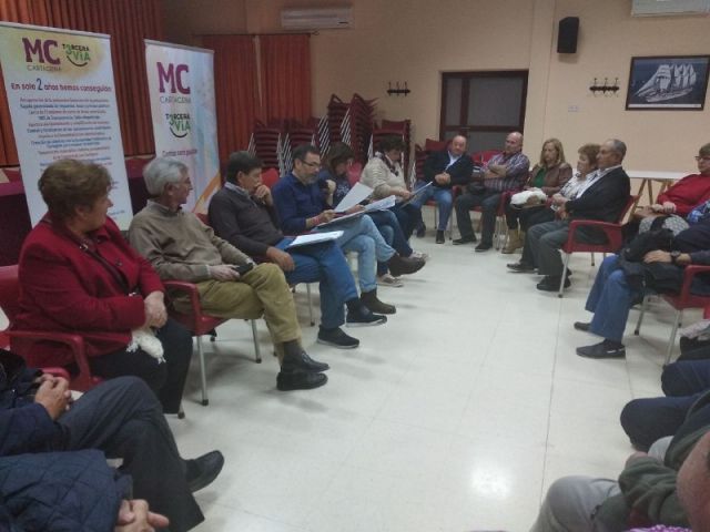 MC hace balance con los vecinos de Perín de su compromiso con el progreso y desarrollo de la zona - 4, Foto 4