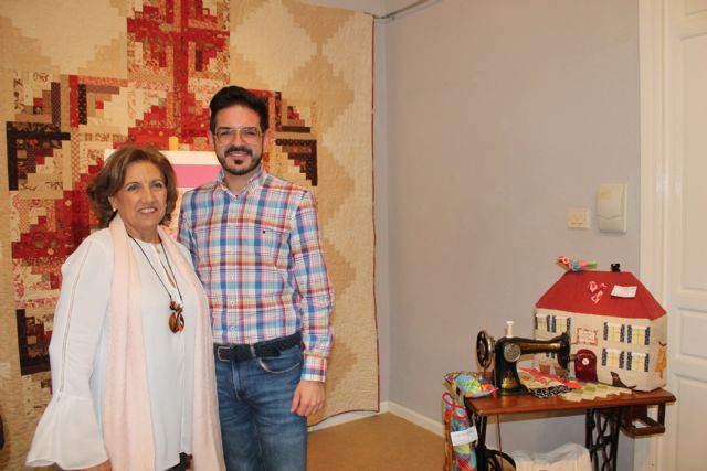 Pepi Sánchez y las alumnas de su taller exponen sus trabajos hechos con la técnica del Patchwork - 1, Foto 1