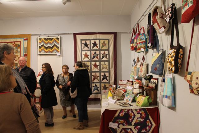 Pepi Sánchez y las alumnas de su taller exponen sus trabajos hechos con la técnica del Patchwork - 2, Foto 2