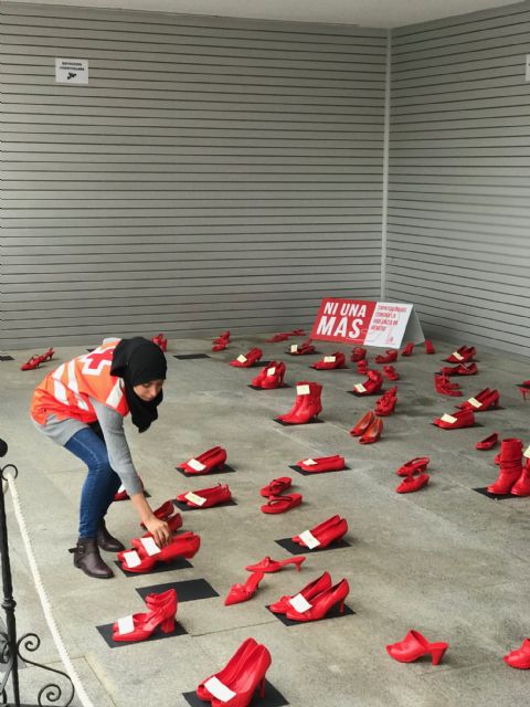 Zapatos Rojos contra la Violencia de Género. Ni una más - 1, Foto 1