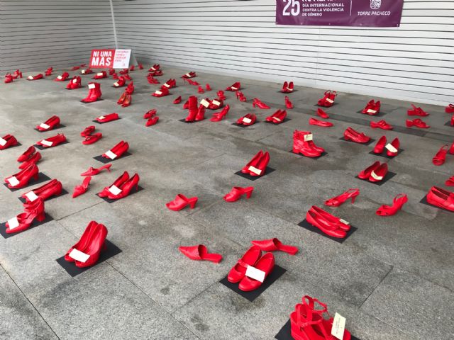 Zapatos Rojos contra la Violencia de Género. Ni una más - 2, Foto 2