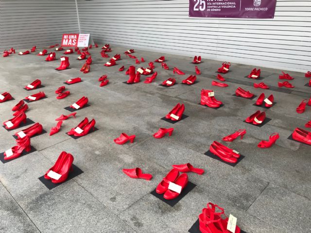 Zapatos Rojos contra la Violencia de Género. Ni una más - 2, Foto 2