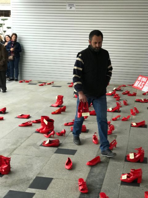 Zapatos Rojos contra la Violencia de Género. Ni una más - 3, Foto 3