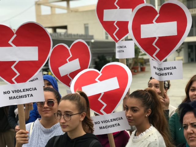 Zapatos Rojos contra la Violencia de Género. Ni una más - 4, Foto 4