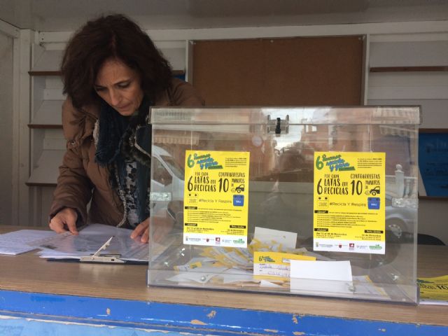 The public awareness campaign to promote the recycling culture with the Mobile Information Point (PIM) in the different neighborhoods continues, in collaboration with Ecoembes, Foto 3