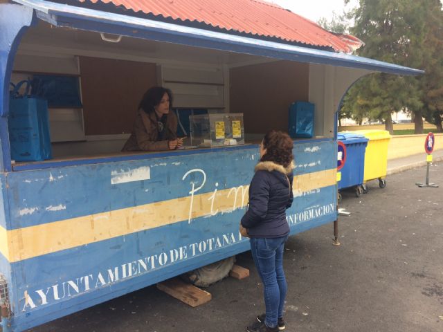 The public awareness campaign to promote the recycling culture with the Mobile Information Point (PIM) in the different neighborhoods continues, in collaboration with Ecoembes, Foto 7