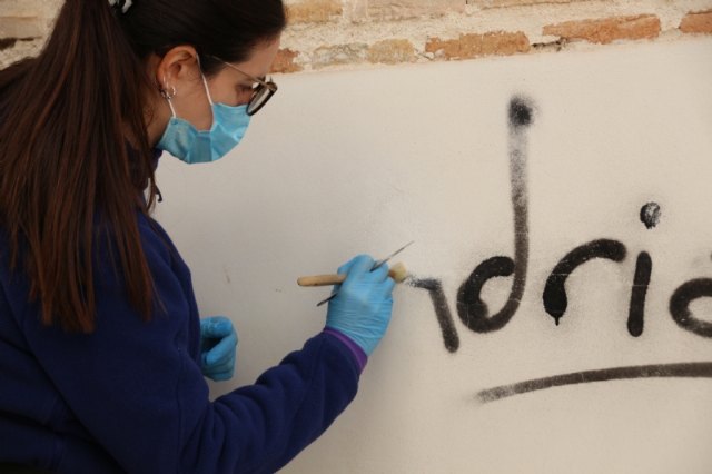 Cultura y Patrimonio elimina pintadas de edificios emblemticos del municipio, Foto 2