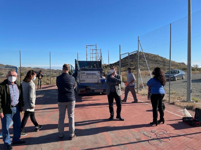 El Ayuntamiento de Lorca realiza actuaciones de mejora en el Colegio Público San Juan de Morata así como en la pista deportiva y la limpieza de las carreteras y cunetas de la pedanía - 4, Foto 4