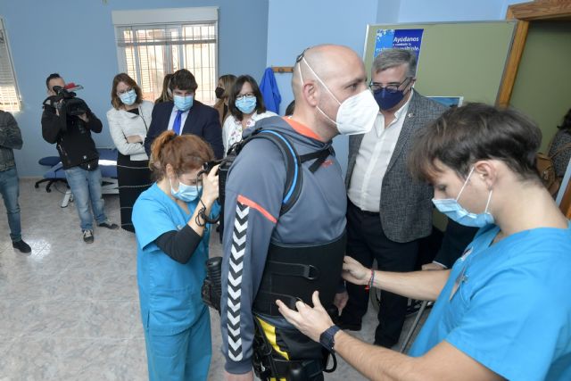 López Miras destaca el trabajo encomiable de la Asociación Murciana de Esclerosis Múltiple para ayudar cada día a los afectados y a sus familias - 1, Foto 1