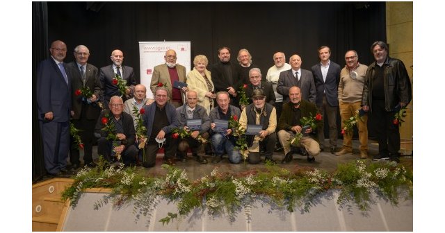 Foto de familia del homenaje a socios de la SGAE celebrado en Valencia (Copyright: Tato Baeza), Foto 1