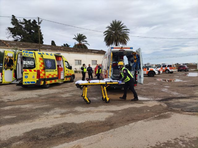 Simulacro accidentes tráfico con atrapados - 3, Foto 3