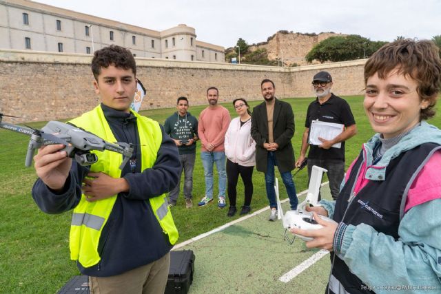 Juventud clausura el curso de piloto de drones con la práctica de vuelo - 1, Foto 1