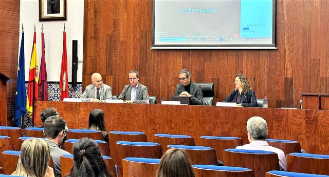 Martínez Gilabert participa en una jornada para conocer las novedades de la nueva regulación de la Identidad Digital - 1, Foto 1