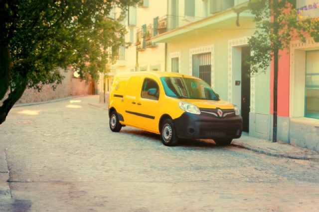 Correos invita a reflexionar sobre el uso responsable de los envíos urgentes con su nueva campaña Sirenas - 5, Foto 5