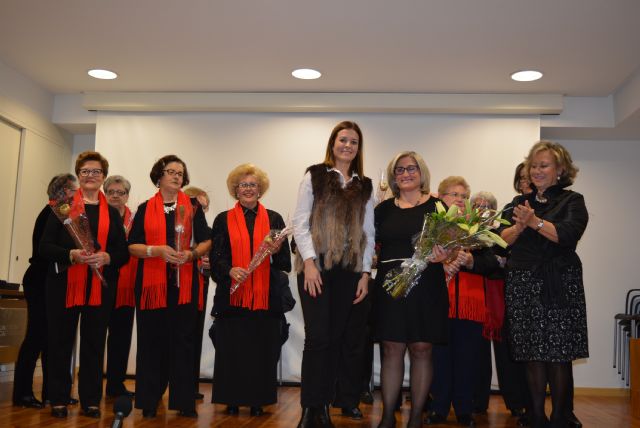 El colegio María Inmaculada recibe el premio especial del Concurso de Belenes de las Amas de Casa - 1, Foto 1