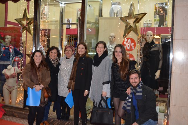 Dieciséis comercios participan en la VI edición del concurso de escaparates navideños - 1, Foto 1