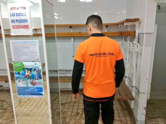 El Ayuntamiento de Molina de Segura y la empresa de servicios SERCOMOSA colaboran con el municipio de Los Alcázares en la limpieza de calles - 1, Foto 1