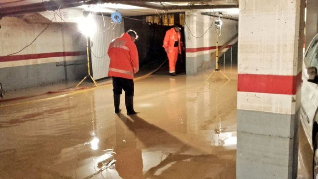 El Ayuntamiento de Molina de Segura y la empresa de servicios SERCOMOSA colaboran con el municipio de Los Alcázares en la limpieza de calles - 2, Foto 2