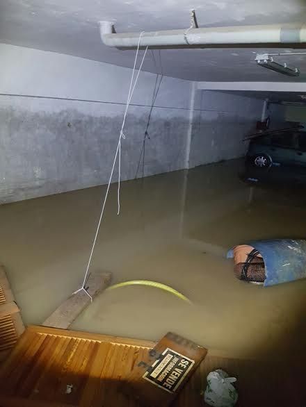 Civil Protection of Totana cooperates in the works of water bilge in homes in Los Alczares after the floods, Foto 6