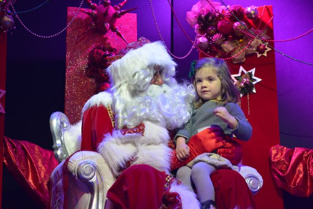 Papá Noel es recibido por los niños aguileños - 2, Foto 2