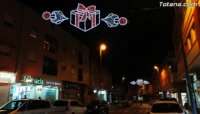 Los comercios y negocios de la calle Santomera y cercanas del Parral se unen para decorar con luces y música navideña, Foto 2