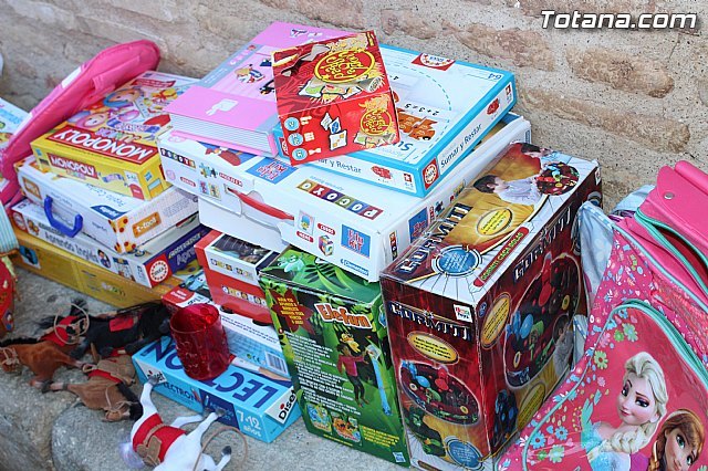 Totana Basket organizó la Campaña Solidaria Nadidad 2018 - I Recogida de Juguetes, Foto 5