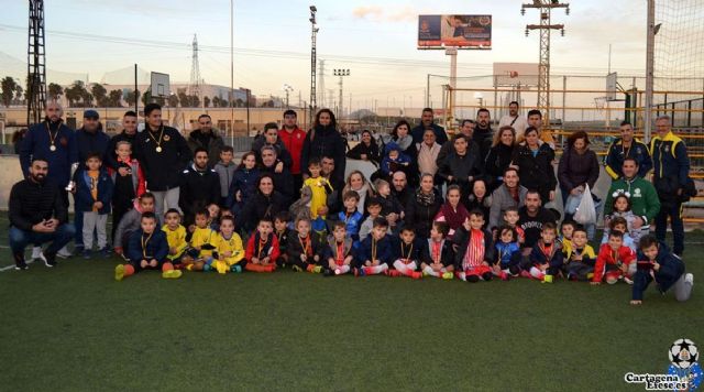El Real Murcia, la E.F. San Miguel y los equipos de categoría chupetas, ganadores del XVIII Torneo Gómez Meseguer del Cartagena FC - 1, Foto 1