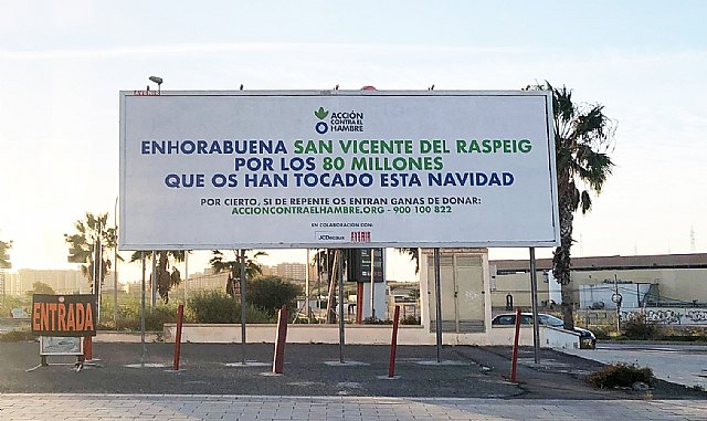 Colocan una pancarta en una localidad alicantina premiada con el gordo… por si se animan a donar - 1, Foto 1