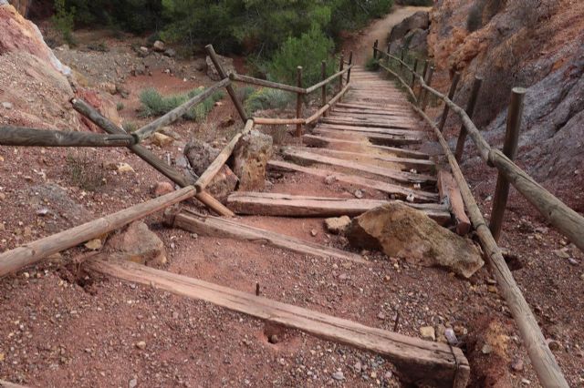 Huermur denuncia el grave deterioro de los castillos del Puerto de la Cadena - 2, Foto 2