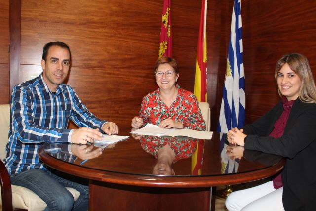 Ayuntamiento y FAMPA firman convenios por 30.000 euros para actividades con la comunidad educativa y mejora de fondos de las bibliotecas - 1, Foto 1