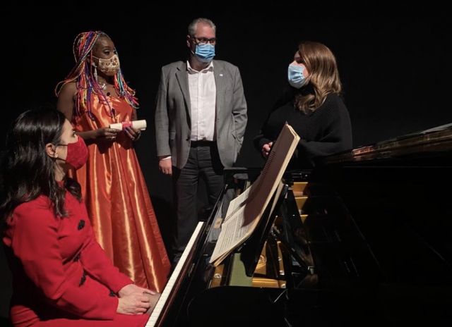 Cultura ofrece a los niños y niñas de la Región ´Un regalo de Navidad´, el concierto de la Orquesta Sinfónica y la cantante Lucrecia - 1, Foto 1