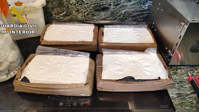 La Guardia Civil de Valencia detiene a 10 miembros e investiga a otro de una organización criminal que se dedicaba al tráfico de drogas a nivel nacional - 1, Foto 1