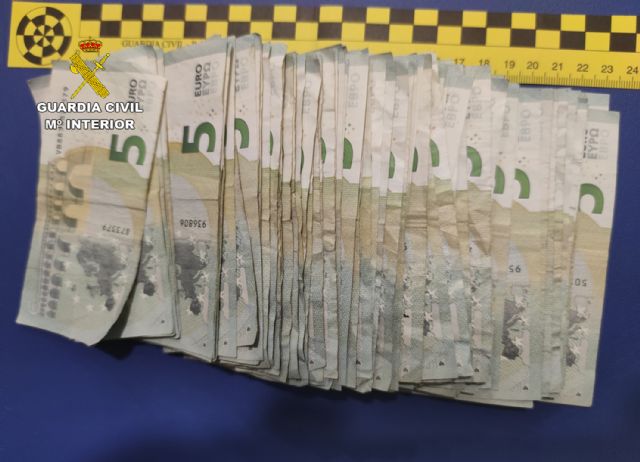 La Guardia Civil detiene en Mula a un estafador especializado en el timo del cambio de billetes en comercios - 1, Foto 1