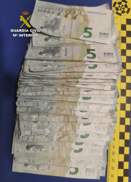 La Guardia Civil detiene en Mula a un estafador especializado en el timo del cambio de billetes en comercios - 2, Foto 2