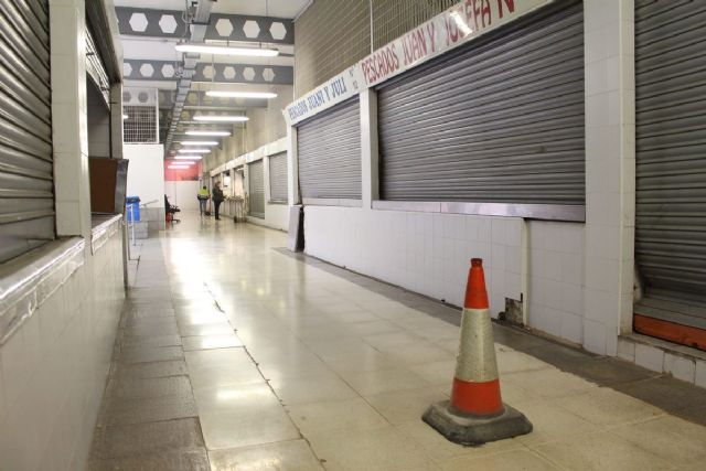 Comercio supervisa los daños constructivos provocados por las DANAs en el Mercado Gisbert - 1, Foto 1