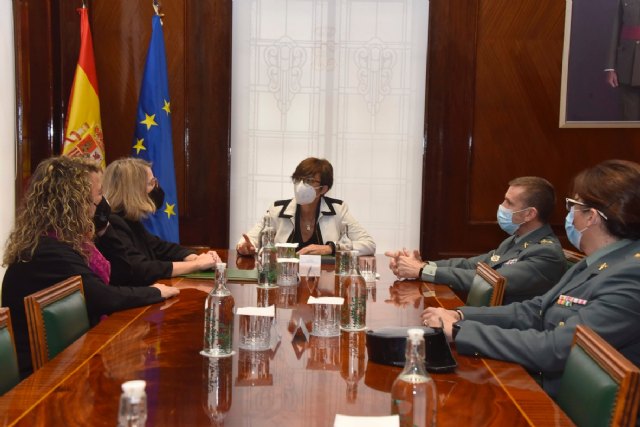 La Guardia Civil y FADEMUR firman un protocolo que refuerza la protección de las víctimas de violencia de género en el ámbito rural - 2, Foto 2