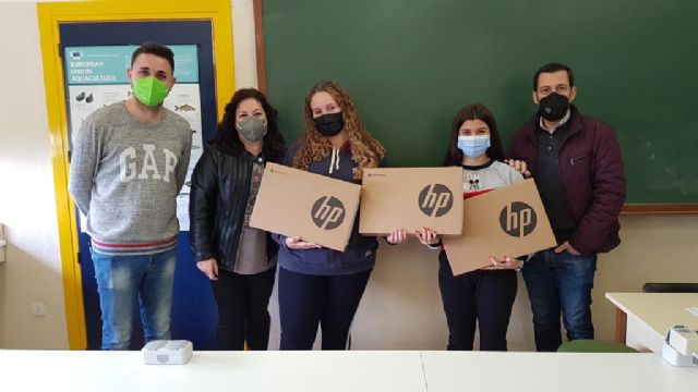 Material informático para los centros educativos de Torre Pacheco - 1, Foto 1