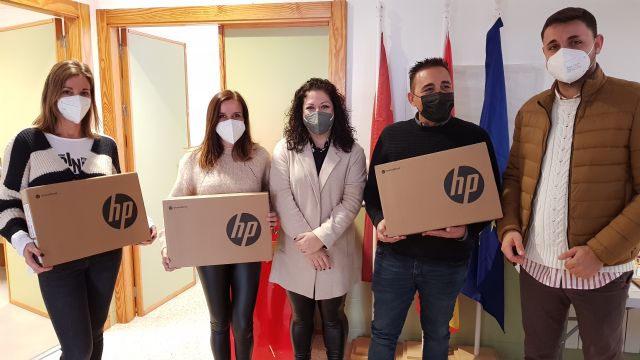 Material informático para los centros educativos de Torre Pacheco - 3, Foto 3