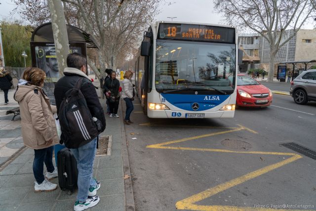 Los autobuses urbanos programan servicios especiales por Nochebuena y Navidad - 1, Foto 1