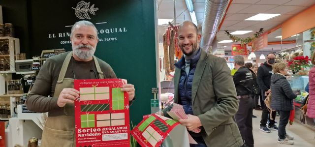 La Concejalía de Plazas y Mercados anima a realizar las compras navideñas en la Plaza de Abastos y la Plaza de Las Hortalizas y programa sorteos y actividades infantiles para sus clientes - 1, Foto 1
