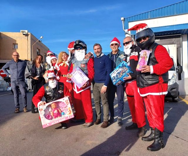 Ricardo Fuentes dona 300 juguetes a niños de Cartagena en situación de vulnerabilidad - 1, Foto 1