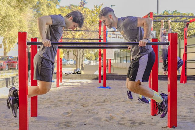El municipio de Murcia cuenta desde hoy con cinco nuevas zonas de calistenia que permitirán practicar deporte al aire libre - 4, Foto 4