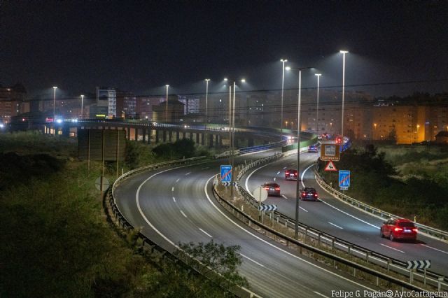 La nueva iluminación de la autovía da la bienvenida a los cartageneros que vuelven por Navidad - 1, Foto 1