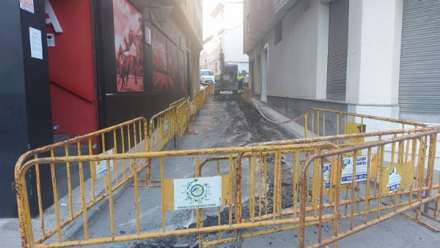 Comienzan las obras de renovación de las redes de agua y adoquinado en calle Emilio Mora, Foto 2