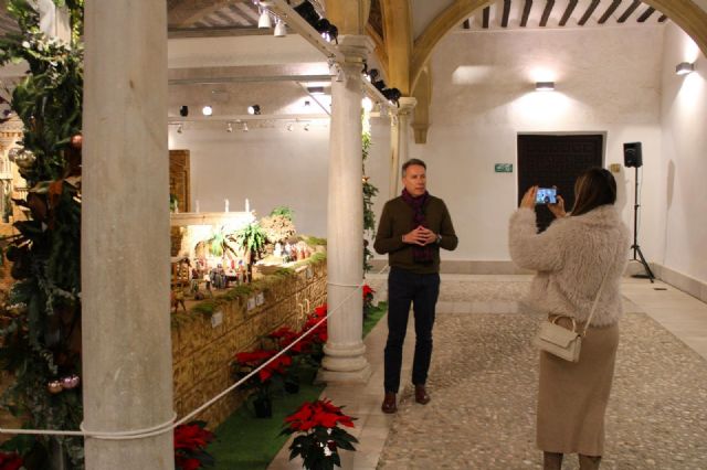 El alcalde destaca en su mensaje de Navidad la alegría de conmemorar en familia el nacimiento de Jesús y celebrar su mensaje de esperanza disfrutando de nuestras tradiciones - 3, Foto 3